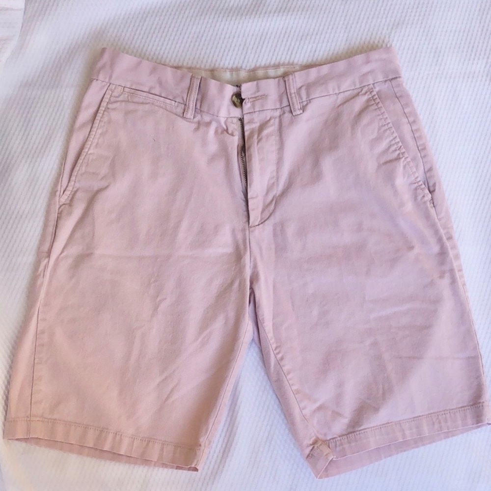 Mens slim shorts size 31. Light Pink chinos